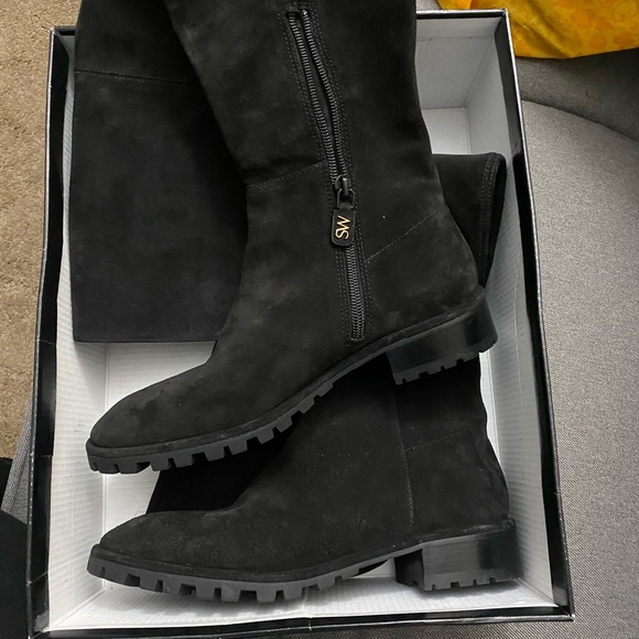 NWOB Stuart Weitzman
Amber Suede Over-The-Knee Boot - Picture 6 of 6